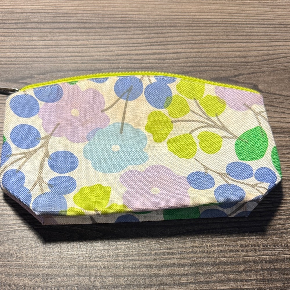 2000 Clinique Makeup Bag